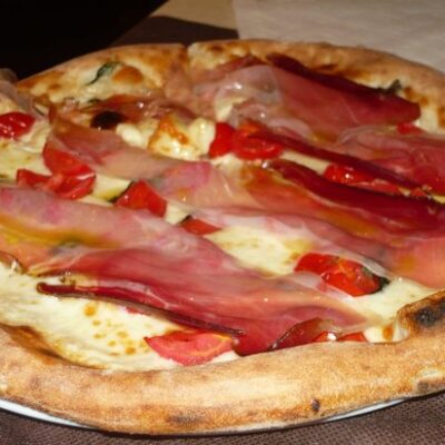 Pizza con speck