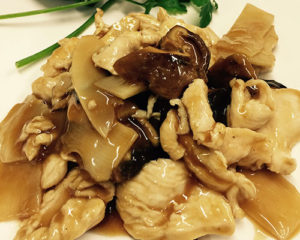 Pollo con bambù e funghi cinesi