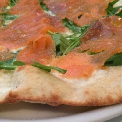 Pizza salmone e rucola