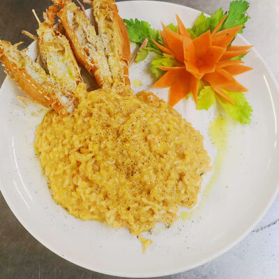 Risotto con aragostelle con crema di scampi