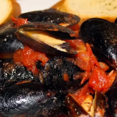 Zuppa di cozze con crostini