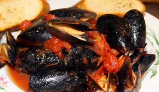 Zuppa di cozze con crostini