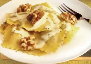 Ravioli con crema di noci
